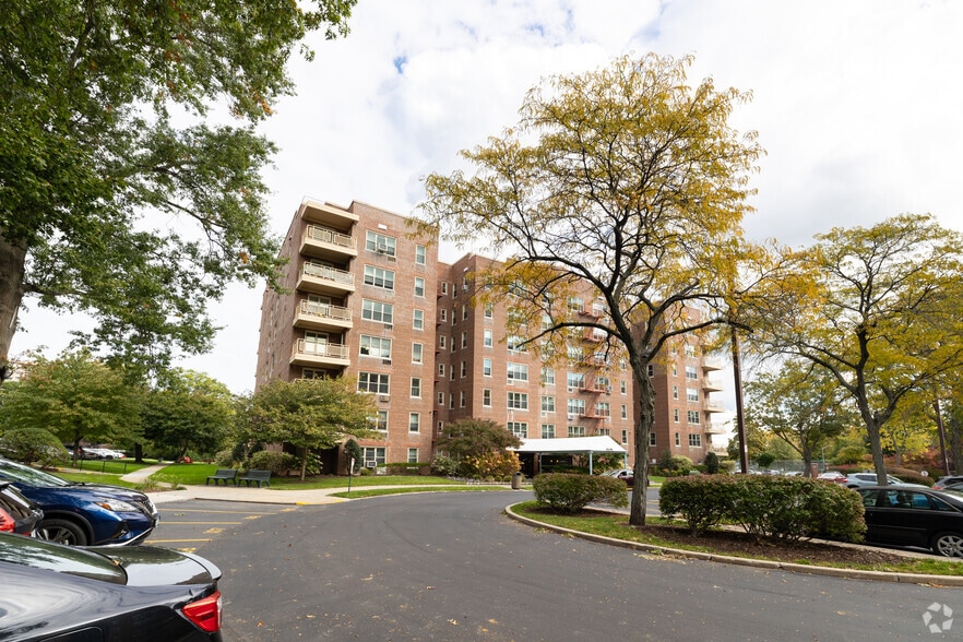 More Photos Of 2325 Bell Blvd, Flushing Apartments For Sale