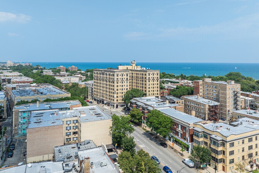 More Photos Of 6805 N Sheridan Rd, Chicago Apartments For Lease