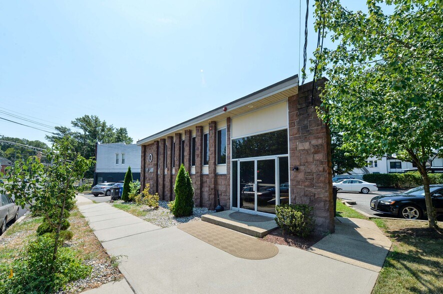 More Photos Of 10 W Ivy Ln, Englewood Office For Lease