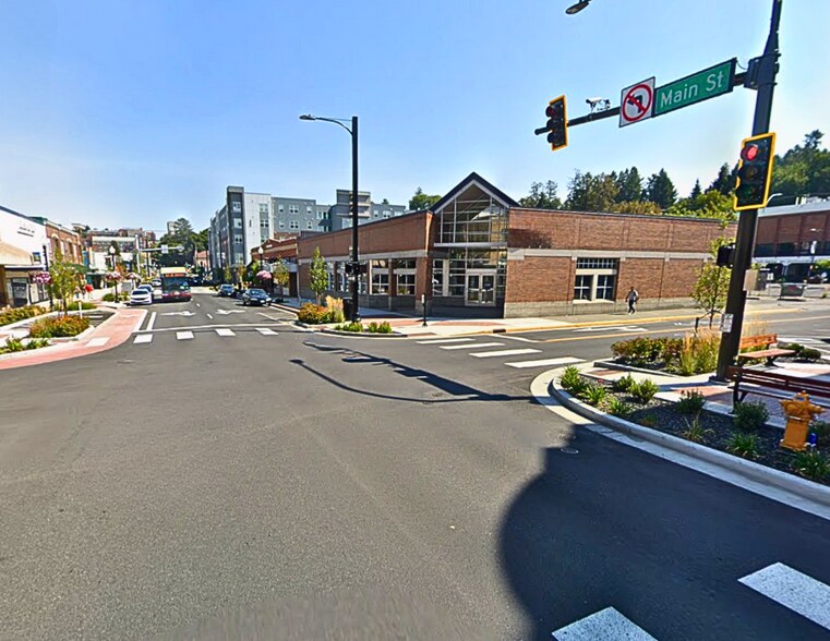 More Photos Of 301 E Main St, Pullman Bank For Lease