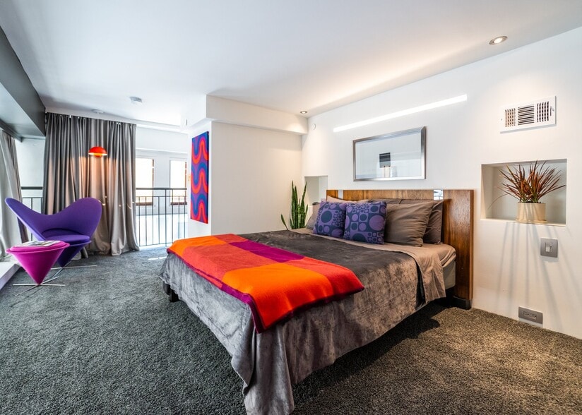 More Photos Of 523 Grand Blvd, Kansas City Apartments For Lease