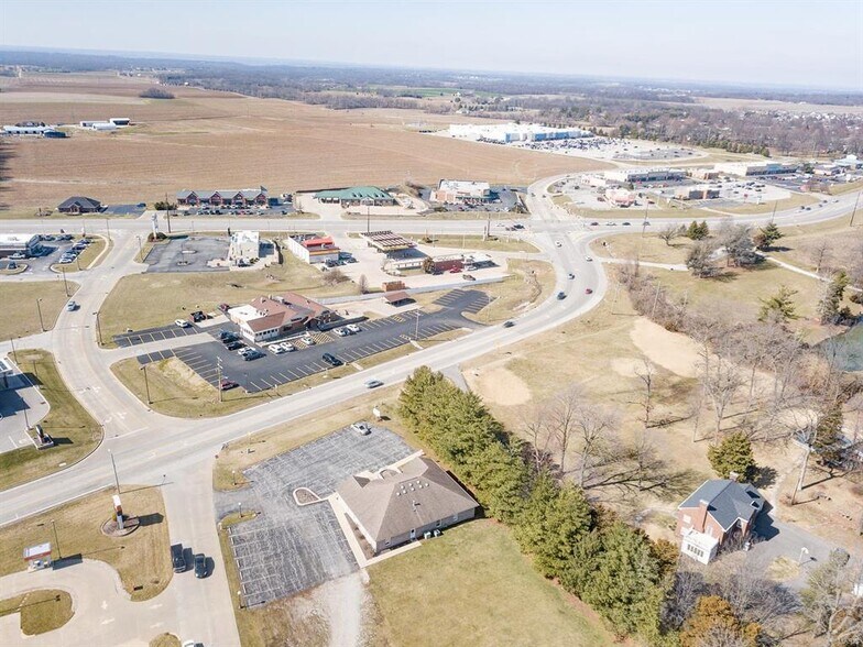 More Photos Of 824 N Market St, Waterloo Medical For Sale