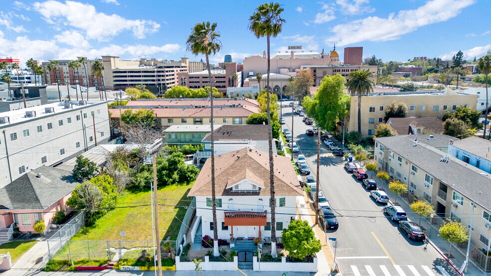 More Photos Of 648 W 30th St, Los Angeles Apartments For Sale