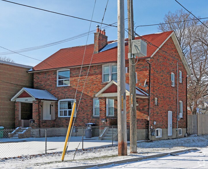 More Photos Of 1199-1201 Lakeshore Rd E, Mississauga Apartments For Sale