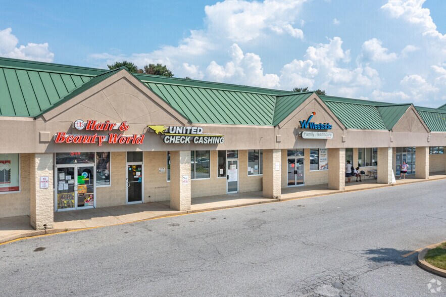 More Photos Of 19-81 Marrows Rd, Newark Unknown For Lease