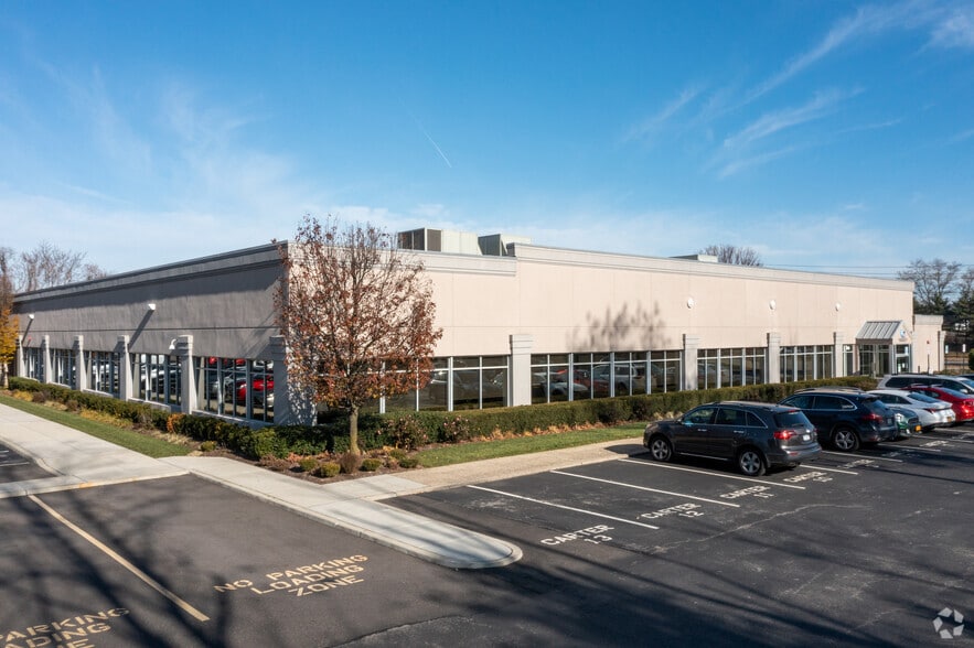 More Photos Of 576 Broadhollow Rd, Melville Office For Sale