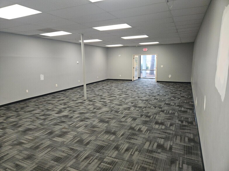 More Photos Of 16027-16029 SE McLoughlin blvd, Milwaukie Freestanding For Lease