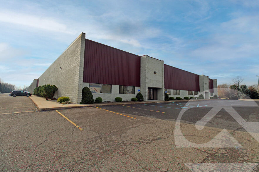 Primary Photo Of 28825 Goddard Rd, Romulus Warehouse For Lease