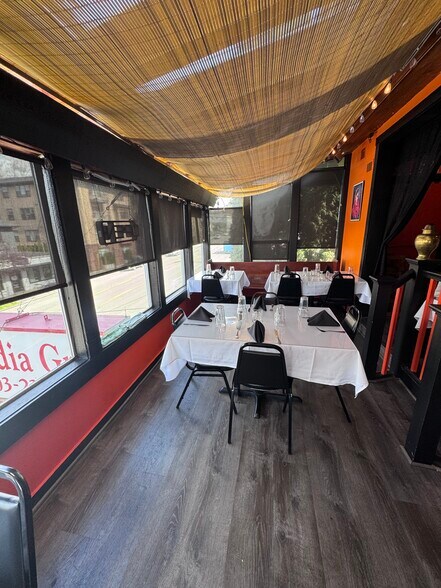 More Photos Of 2924 E Burnside St, Portland Restaurant For Lease