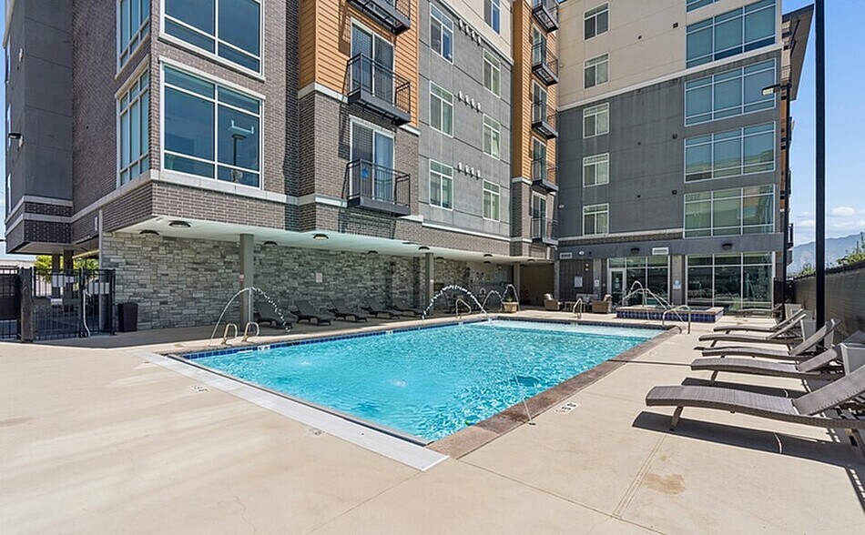 More Photos Of 196 W Vine St, Murray Apartments For Lease