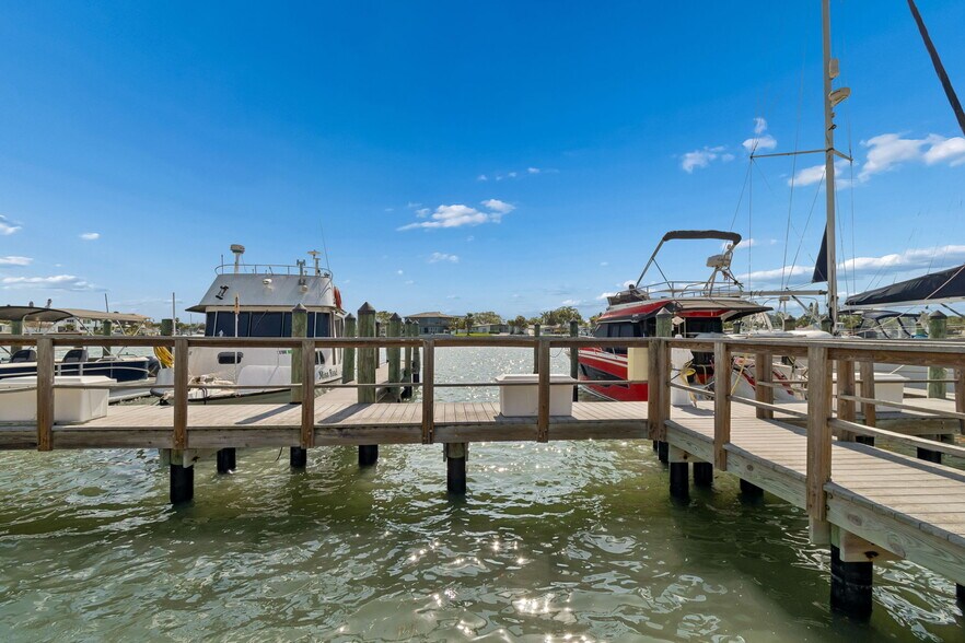 More Photos Of 2307 Bay Blvd, Indian Rocks Beach Apartments For Sale