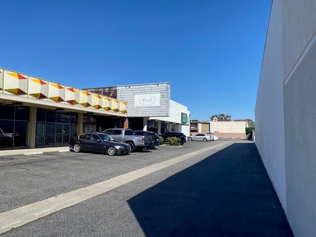 More Photos Of 23112-23118 Hawthorne Blvd, Torrance Freestanding For Lease