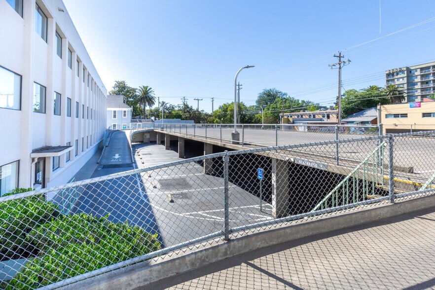 More Photos Of 2525 K St, Sacramento Medical For Lease
