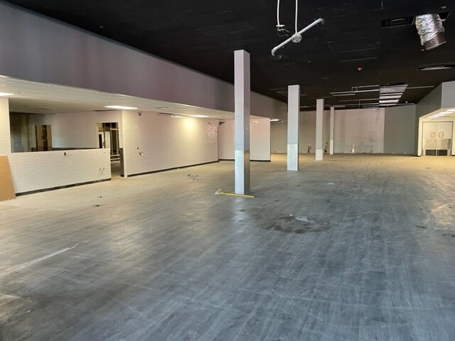 More Photos Of 138 S Orchard Dr, Park Forest Unknown For Lease