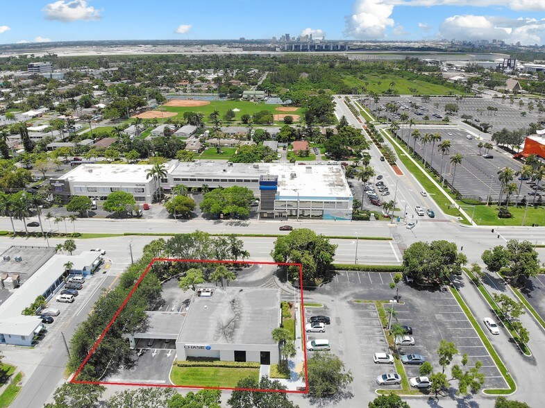 More Photos Of 300 E Dania Beach Blvd, Dania Bank For Lease