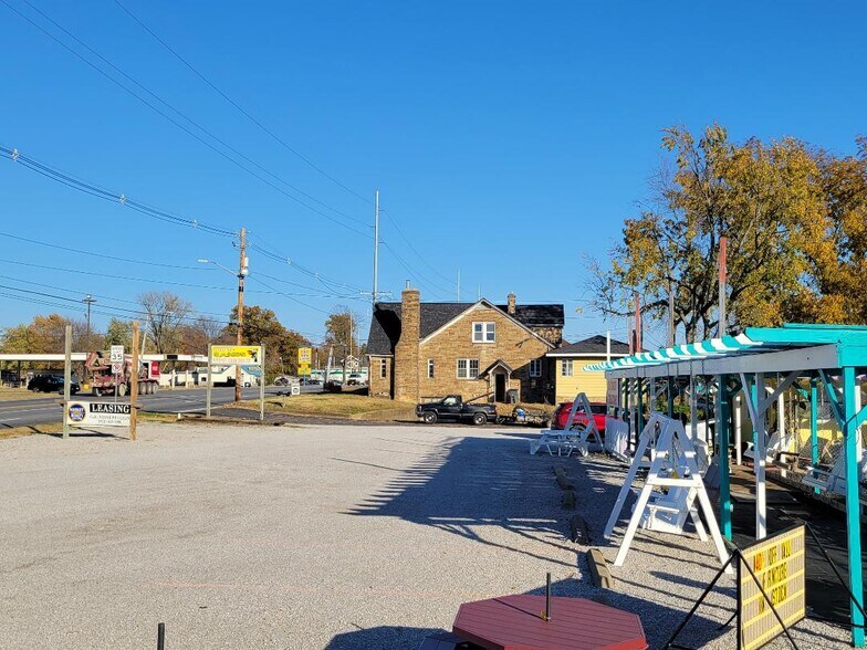More Photos Of 2303 E Morgan Ave, Evansville Office For Lease