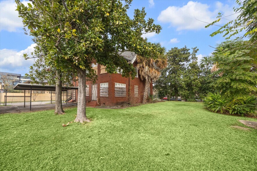 More Photos Of 614 Avondale St, Houston Land For Sale