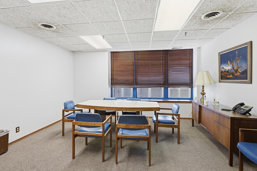 More Photos Of 117 E 4th St, Joplin Office For Sale