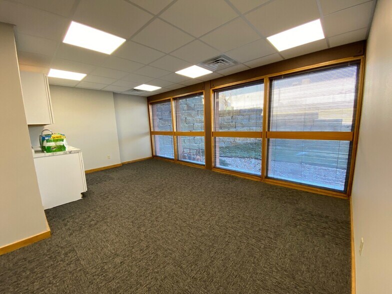 More Photos Of 14401 E 42nd St, Independence Unknown For Lease