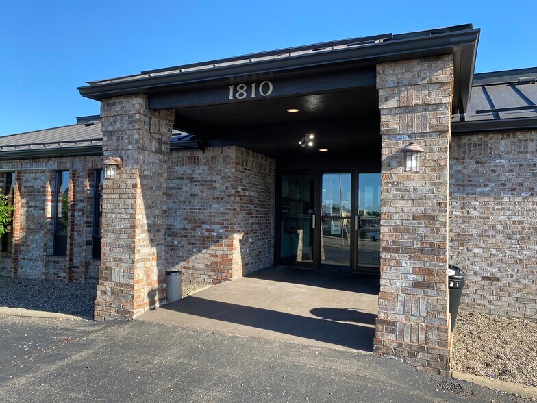 Primary Photo Of 1810 Crestview Dr, Hudson Office For Lease