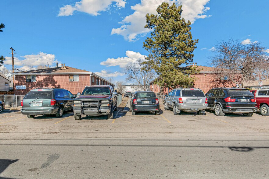 More Photos Of 5325 & 5335 W 4th Ave, Lakewood Apartments For Sale