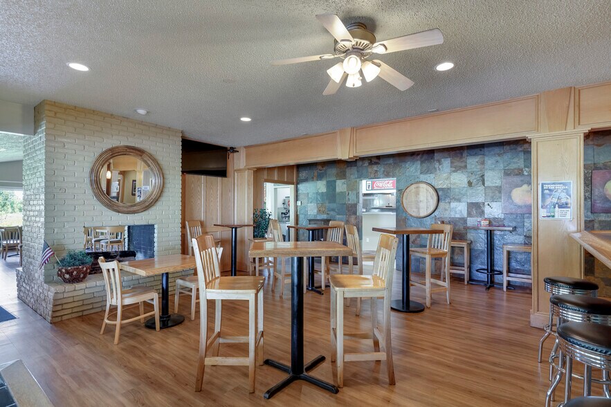 More Photos Of 6335 Highway 22, Independence Sports And Entertainment For Sale