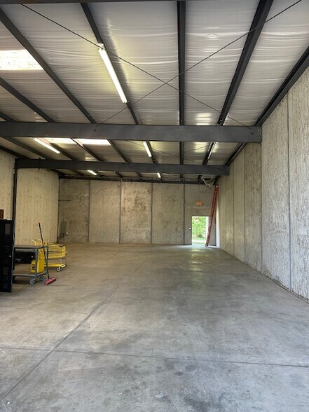 More Photos Of 209-213 W 2nd St, Edmond Industrial For Sale