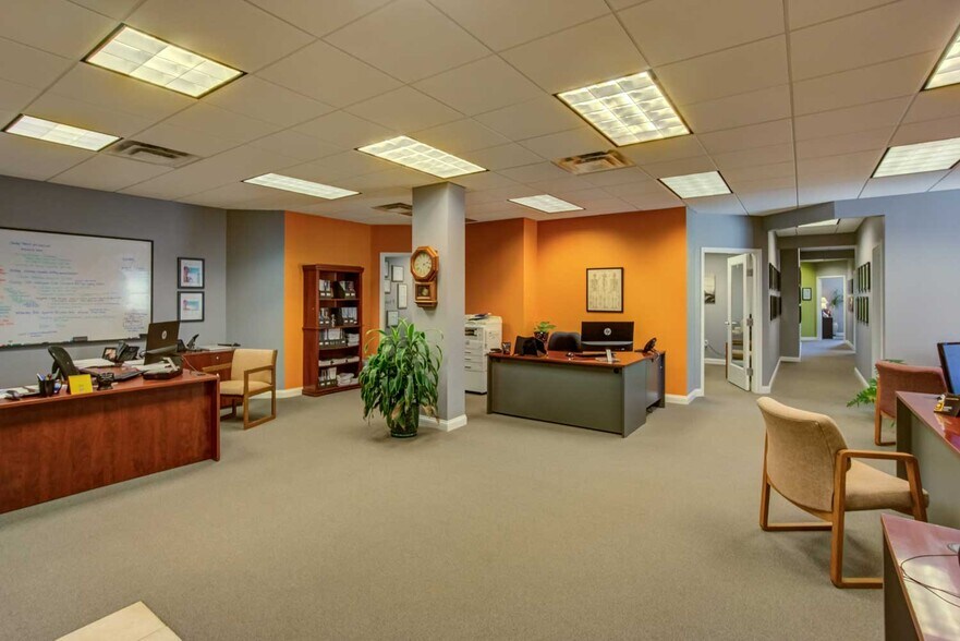 More Photos Of 8401 Chagrin Rd, Chagrin Falls Medical For Sale