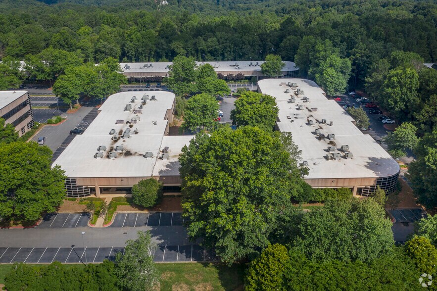 More Photos Of 7840 Roswell Rd, Sandy Springs Unknown For Lease