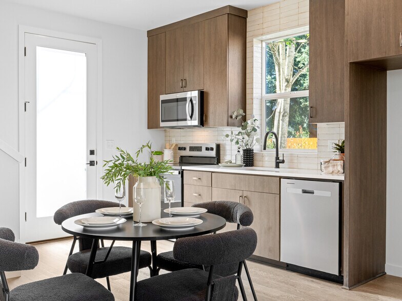 More Photos Of 3246 115th Ave, Portland Multifamily For Sale