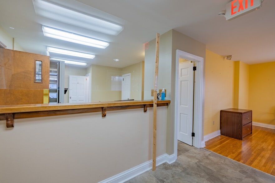 More Photos Of 1941 Euclid Ave, Bristol Medical For Sale