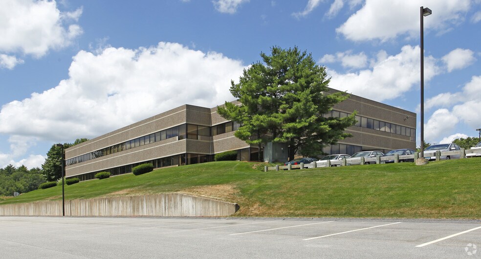 More Photos Of 1 Bedford Farms Dr, Bedford Unknown For Lease