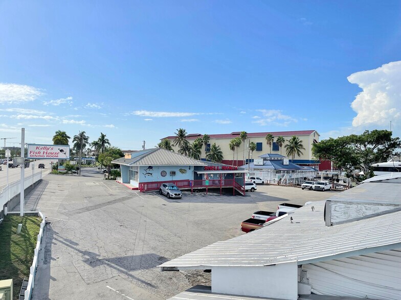 More Photos Of 1302 5th Ave S, Naples Restaurant For Sale