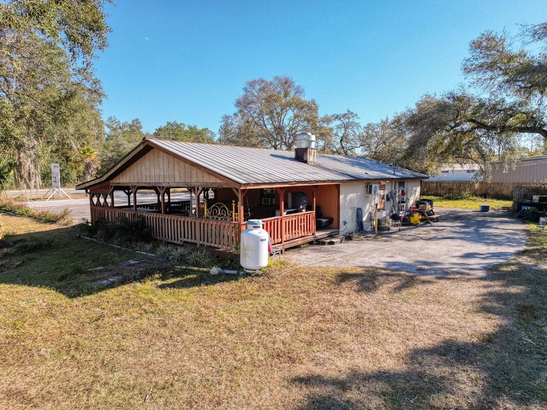 More Photos Of 15525 Shady Hills Rd, Spring Hill Restaurant For Sale