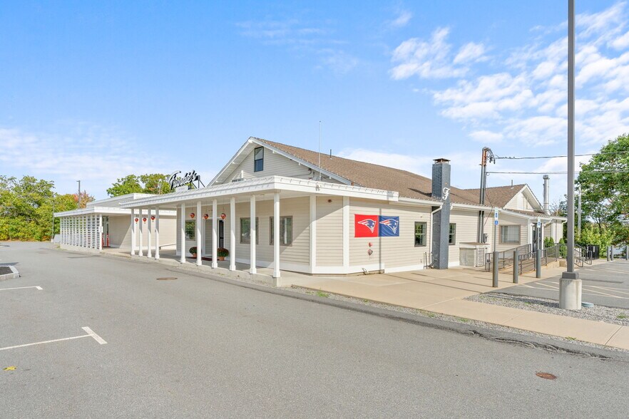 More Photos Of 119 Washington St, Plainville Restaurant For Lease