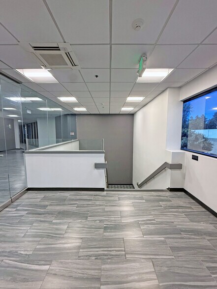 More Photos Of 1330 N Dutton Ave, Santa Rosa Office For Sale