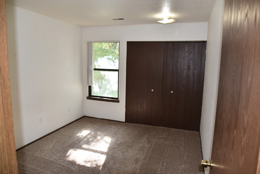 More Photos Of 230-260 Corning St, Farwell Apartments For Sale