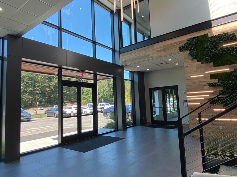 More Photos Of 760 Main St, Wilmington Light Manufacturing For Lease