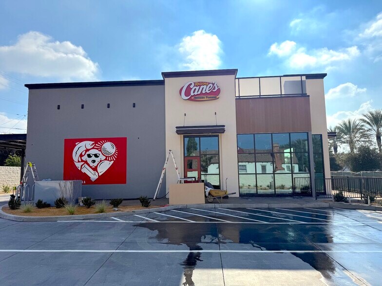 Primary Photo Of 1303 Bristol St, Santa Ana Fast Food For Sale