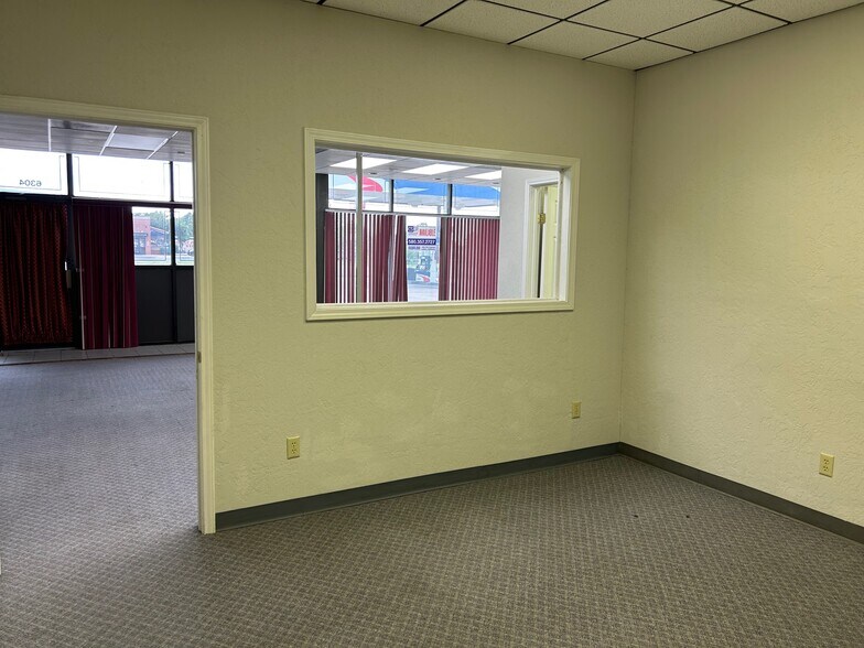 More Photos Of 6302 NW Cache Rd, Lawton Convenience Store For Sale