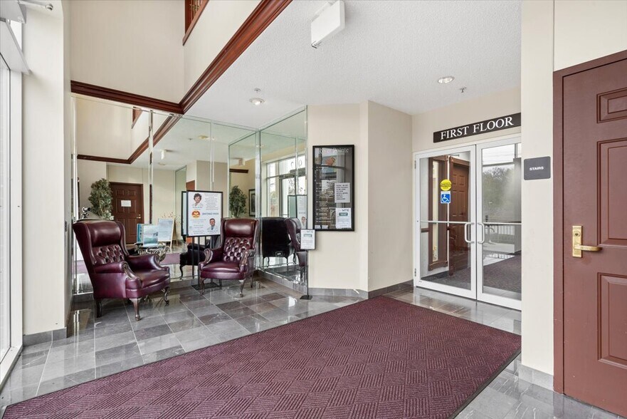 More Photos Of 912 Northwest Hwy, Fox River Grove Medical For Sale