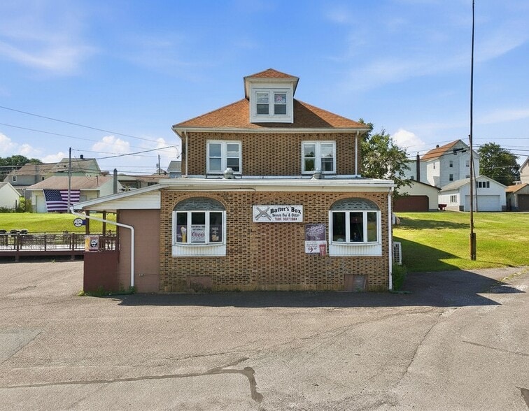 Primary Photo Of 10 E Lehigh St, Summit Hill Restaurant For Sale