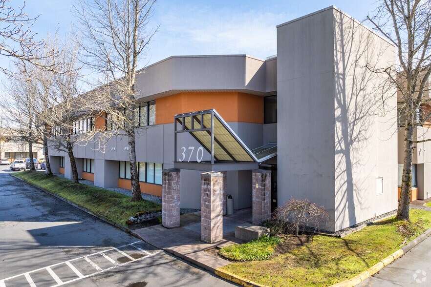More Photos Of 370 Corporate Dr N, Tukwila Unknown For Lease