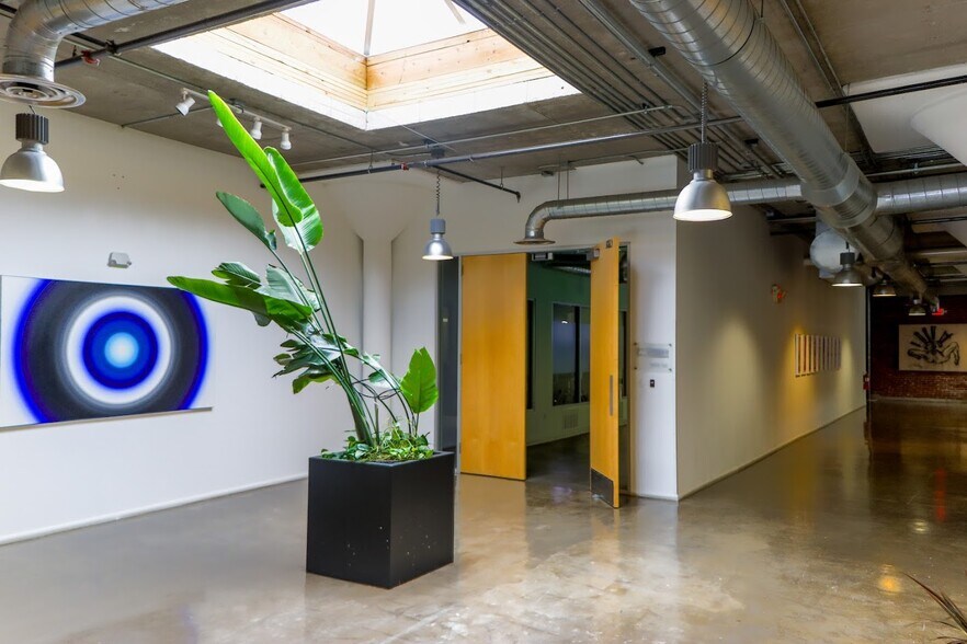 More Photos Of 500 W Overland Ave, El Paso Office For Lease