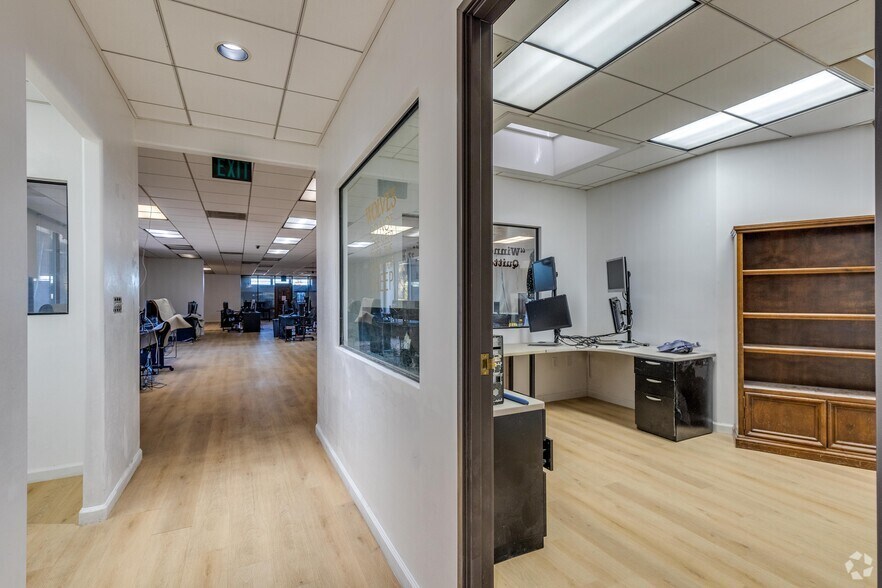 More Photos Of 3555 Pecos-McLeod Interconnect, Las Vegas Office For Sale