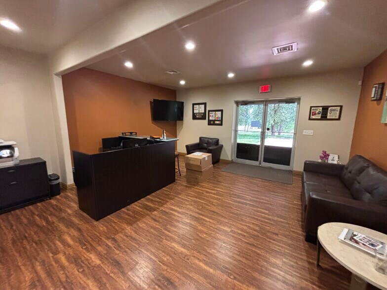 More Photos Of 2220 S Burleson Blvd, Burleson Warehouse For Sale
