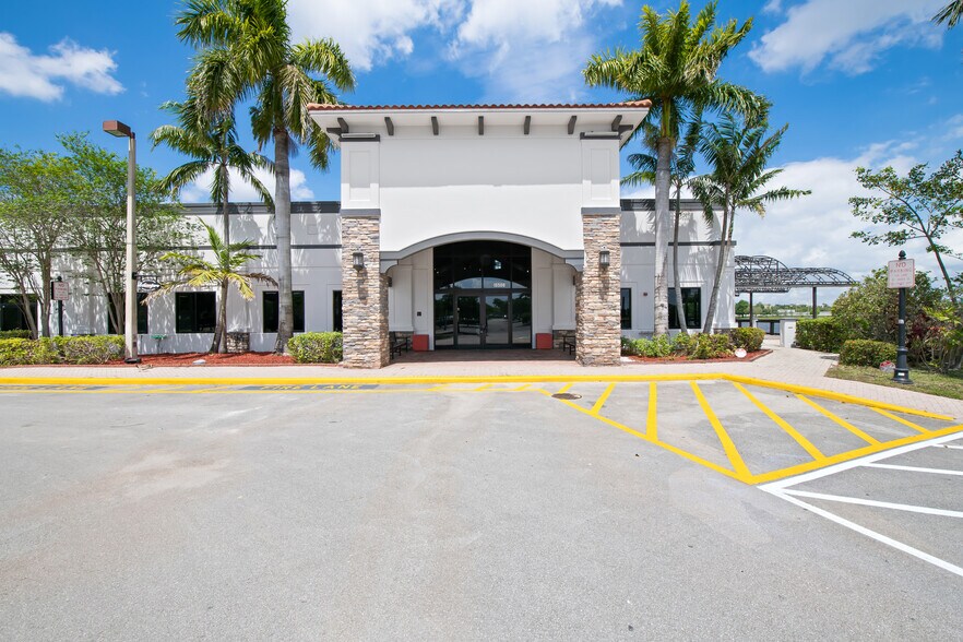 More Photos Of 15500 SW 29th St, Miramar Restaurant For Lease