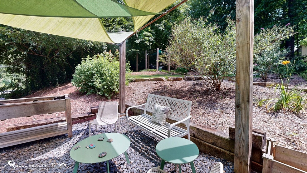 More Photos Of 3232 Memorial Dr, Decatur Office For Sale