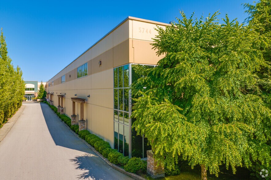 More Photos Of 5744 268th St, Langley Twp Warehouse For Lease
