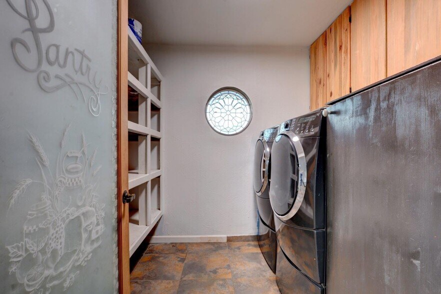 More Photos Of 6804 Agate Rd, White City Flex For Sale